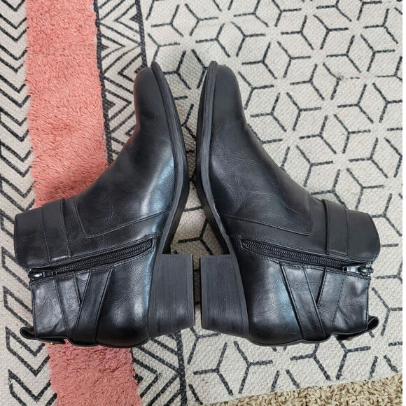 UNISA PHILLIPPA BLACK ANKLE BOOTIES W SIDE BUCKLE DETAILS, SZ 8.5 - Picture 11 of 16